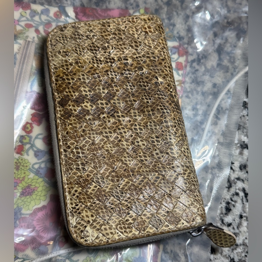 Bottega Veneta Intrecciato leather wallet in Beige SnakeEmbossed Leather - Picture 14 of 15